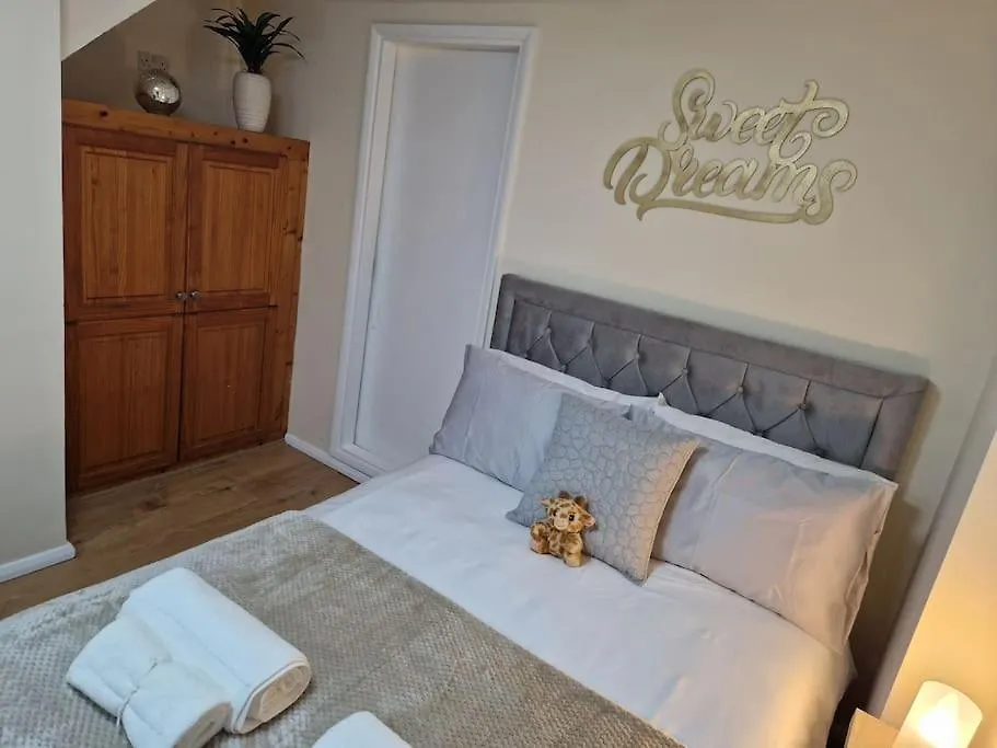 Cozy Flat & Lovely Garden, High Speed Wifi Cranford Ηνωμένο Βασίλειο