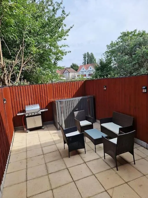 Cozy Flat & Lovely Garden, High Speed Wifi Cranford
