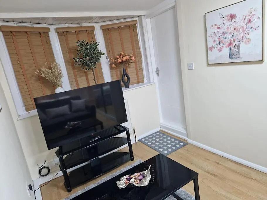 Cozy Flat & Lovely Garden, High Speed Wifi Cranford Διαμέρισμα