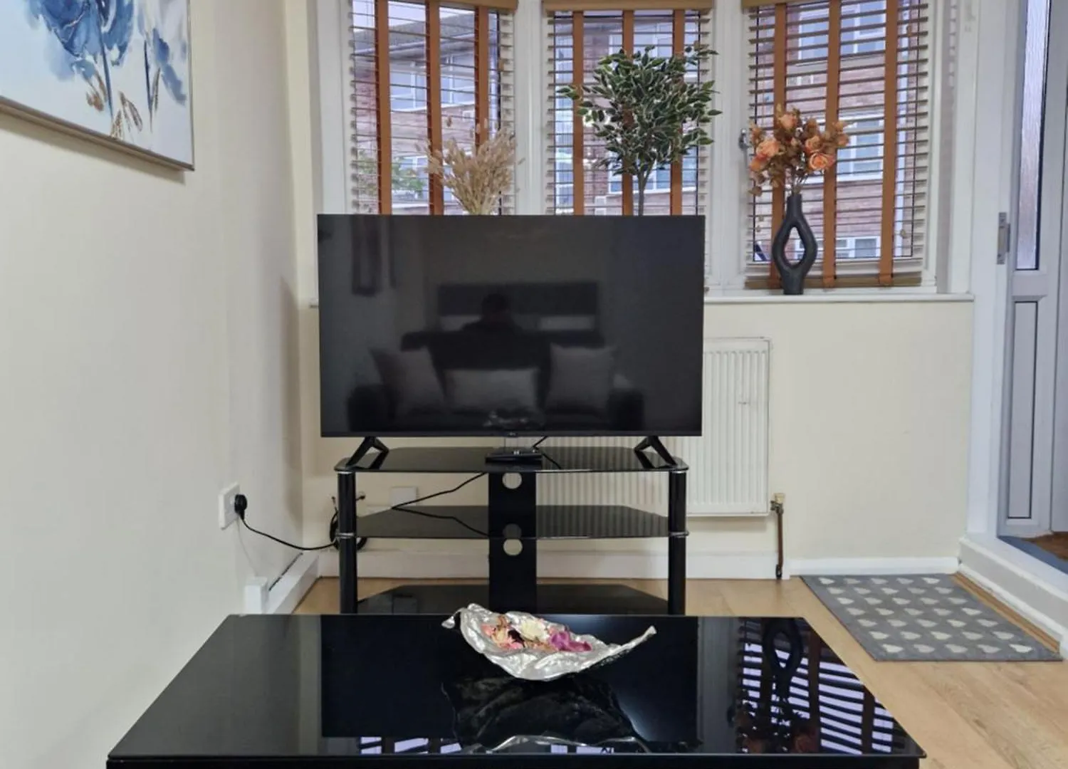Cozy Flat & Lovely Garden, High Speed Wifi Cranford 0*,